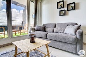 Smart TV - T1 – Le Musicien*** – close to center of Saint-Denis (Saint Denis)