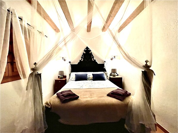 5 habitaciones, tabla de planchar con plancha y wifi gratis 