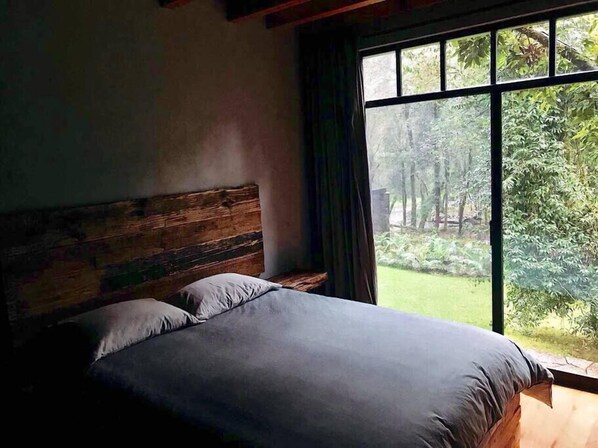 4 chambres, fer et planche à repasser, Wi-Fi, draps fournis