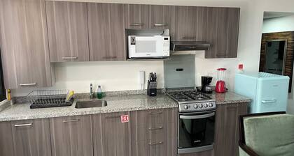 Gran Ubicacion Cerca de SSanta Fe KingSizeBed