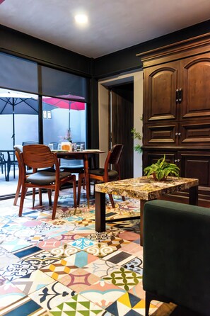 Imagen sin descripción, 3 de 80, botón