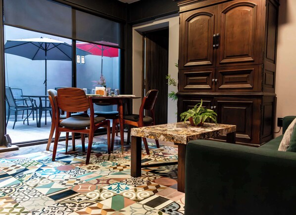 Imagen sin descripción, 1 de 80, botón