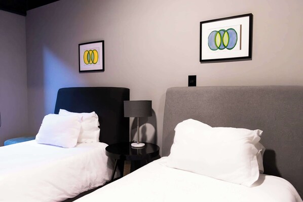 2 bedrooms, iron/ironing board, WiFi