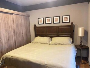 2 habitaciones, tabla de planchar con plancha, wifi y ropa de cama 