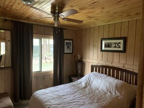 3 bedrooms, desk, free WiFi, bed sheets