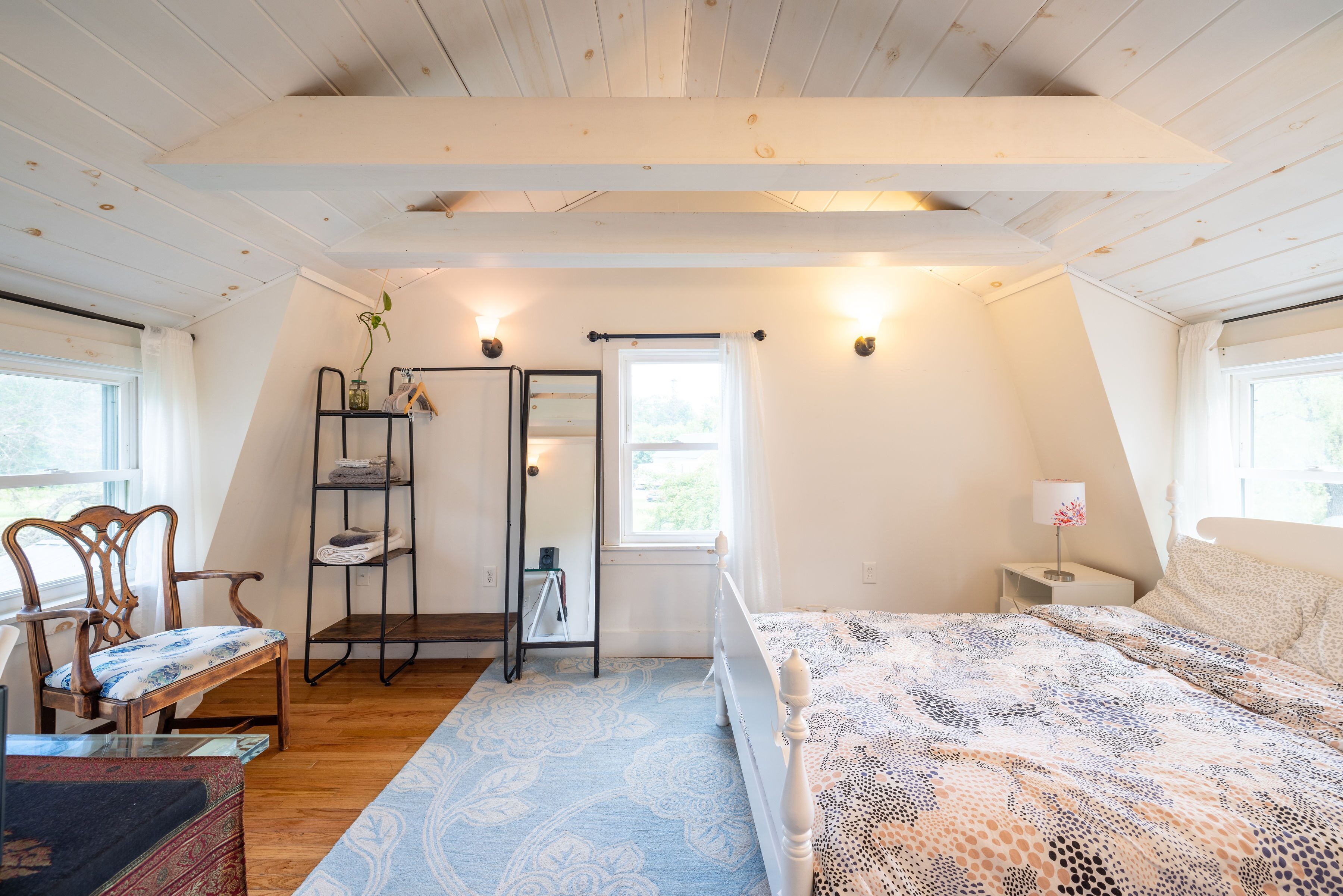 3 habitaciones, escritorio, tabla de planchar con plancha y wifi gratis 