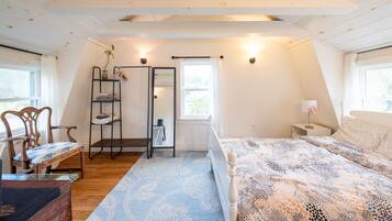 3 habitaciones, escritorio, tabla de planchar con plancha y wifi gratis