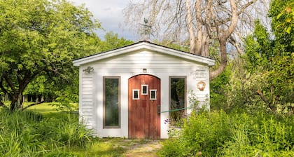Hidden Gem in White Mtn: Pet Friendly and close to Hiking and ATV trails