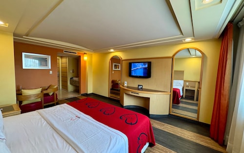 Hot Plaza del Rey | Love Hotel | Solo Adultos