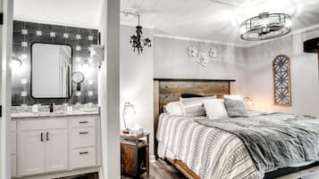 2 bedrooms, desk, iron/ironing board, travel crib