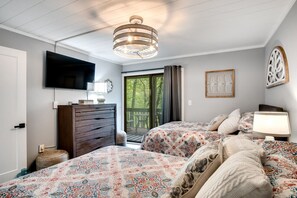 2 Schlafzimmer, Schreibtisch, Bügeleisen/Bügelbrett, Reisekinderbett