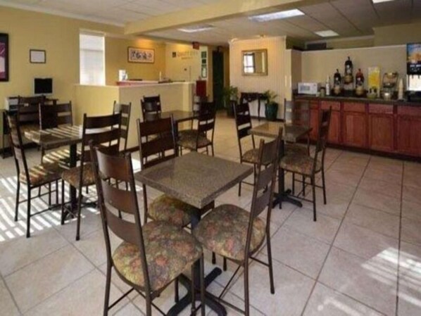 Restaurant - Quality Inn Downtown (Wichita)