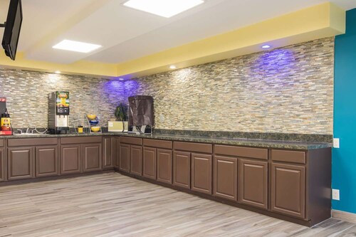 Rodeway Inn and Suites Monroeville Pittsburgh
