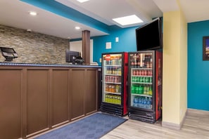 Bar (on property) - Rodeway Inn and Suites Monroeville Pittsburgh (Monroeville)