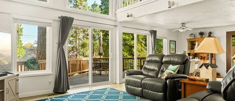Smart TV, fireplace, DVD player