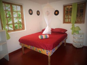 Fer et planche à repasser, draps fournis