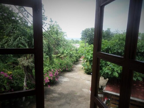 La Familia Guesthouse