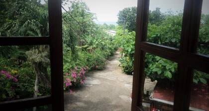 La Familia Guesthouse