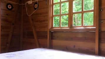 Iron/ironing board, bed sheets