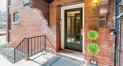 Steps to Metrolink & Forest Park,1st Fl King & Queen Beds+ Off-Street Parking