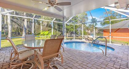 Private SW Ocala pool retreat near WEC, FAST, Hospitals, Shopping, & Downtown