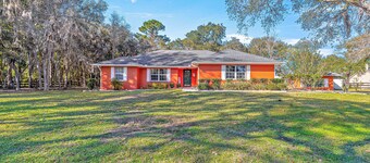 EQUESTRIAN THEMED HOME WITH PRIVATE POOL, CLOSE TO WEC AND FAST, PET FRIENDLY