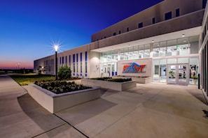 Exterior - EQUESTRIAN THEMED HOME WITH PRIVATE POOL, CLOSE TO WEC AND FAST, PET FRIENDLY (Ocala)