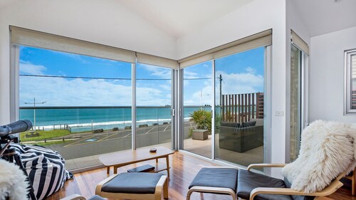 East frontage family home for you to enjoy!