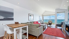 TV - East frontage family home for you to enjoy! (Port Fairy)