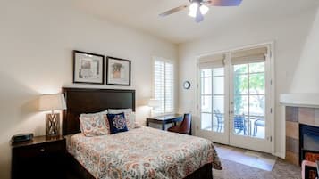 2 Schlafzimmer, Schreibtisch, Bügeleisen/Bügelbrett, Reisekinderbett