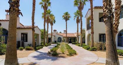 Relaxing Desert Villa in Resort Style property