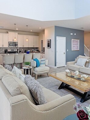 Smart TV, video games, DVD player, table football - ✨ 5BR Disney Dream Villa | Theater, Pool & Game Loft (Davenport)