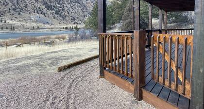 Rocky Mountain Lakefront Home close to Denver