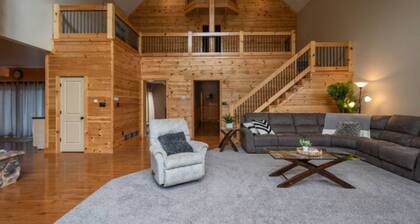 The Mountain Lodge | 8 Bed, 3.5 Bath