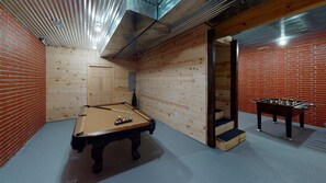 Games room - Serendipitous Luxury Cabin with Forest Views, Hot Tub, mins from Hocking Hills (Logan)