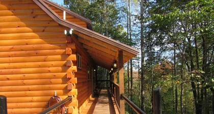 Pet Friendly Luxury Log Cabin in Hocking Hills secluded with Hot Tub and Pond