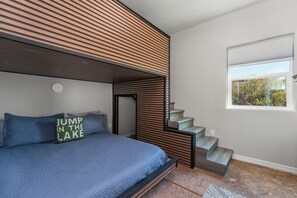 6 bedrooms, iron/ironing board, free WiFi, bed sheets