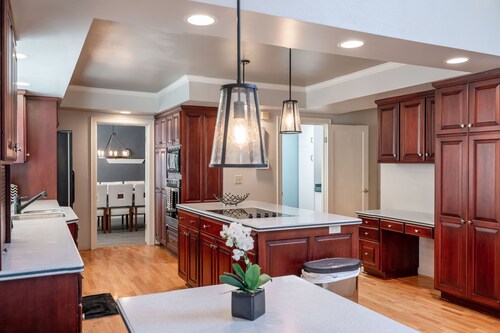 Charming home with pet-friendly garden space and new hot tub!