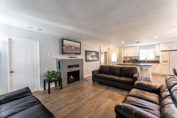 Smart TV, fireplace, video games, table tennis