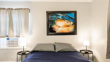 3 Schlafzimmer, Schreibtisch, Bügeleisen/Bügelbrett, Reisekinderbett