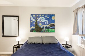 3 bedrooms, desk, iron/ironing board, travel cot