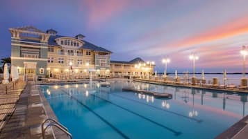 Indoor pool, outdoor pool