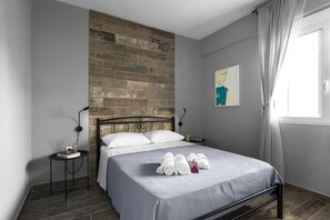 1 Schlafzimmer, Schreibtisch, Bügeleisen/Bügelbrett, Reisekinderbett