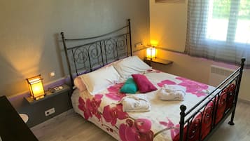 1 bedroom, travel crib, WiFi, bed sheets