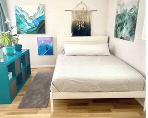 1 bedroom, memory-foam beds, iron/ironing board, free WiFi