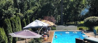This house is a 5 bedroom(s), 2 bathrooms, located in Greenwood, IN.