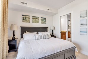 2 bedrooms, iron/ironing board, free WiFi, bed sheets - BEST VIEWS in Newpark Terrace! 2Bed/ 2Bath- hiking & mountain biking steps away. (Park City)