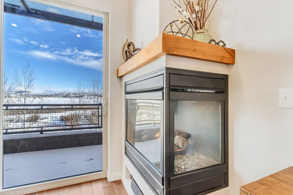 Interior - BEST VIEWS in Newpark Terrace! 2Bed/ 2Bath- hiking & mountain biking steps away. (Park City)