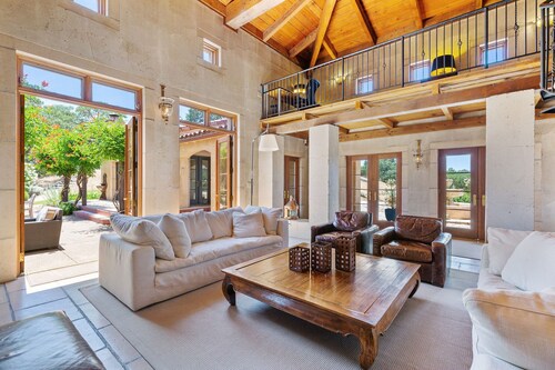 Entire villa in Hopland, California