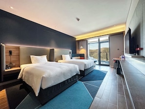 Standard Room, Multiple Beds | Minibar, soundproofing, free cribs/infant beds, free WiFi - Holiday Inn Express Chongli by IHG (Zhangjiakou)